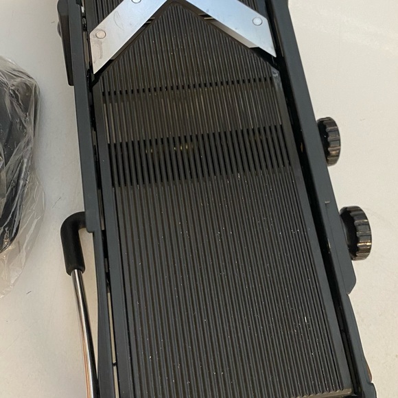 Mandolins Slicer Kitchen Tool by Robert Irvine - Picture 1 of 6